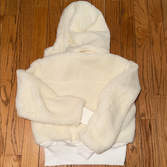 NWTS ALO Yoga Cream Fleece Jacket Size Small - Picture 2 of 6